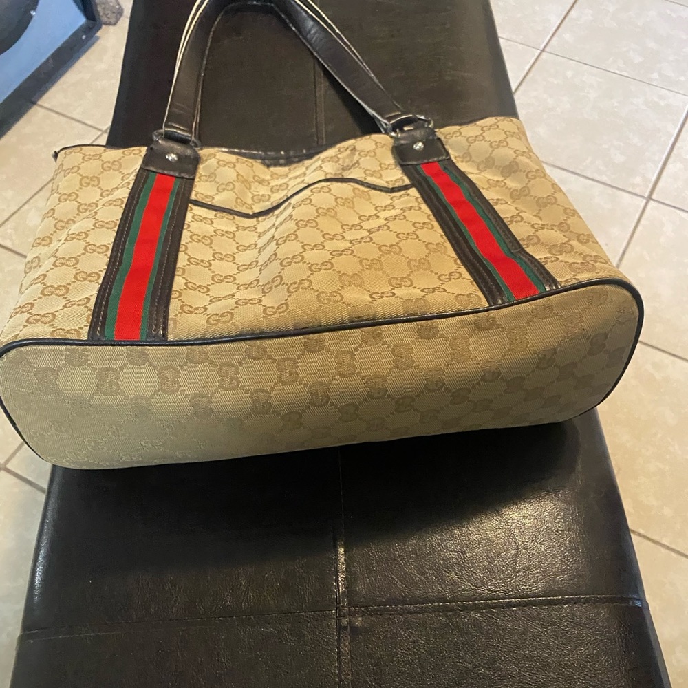 Great condition purse - Picture 3 of 8